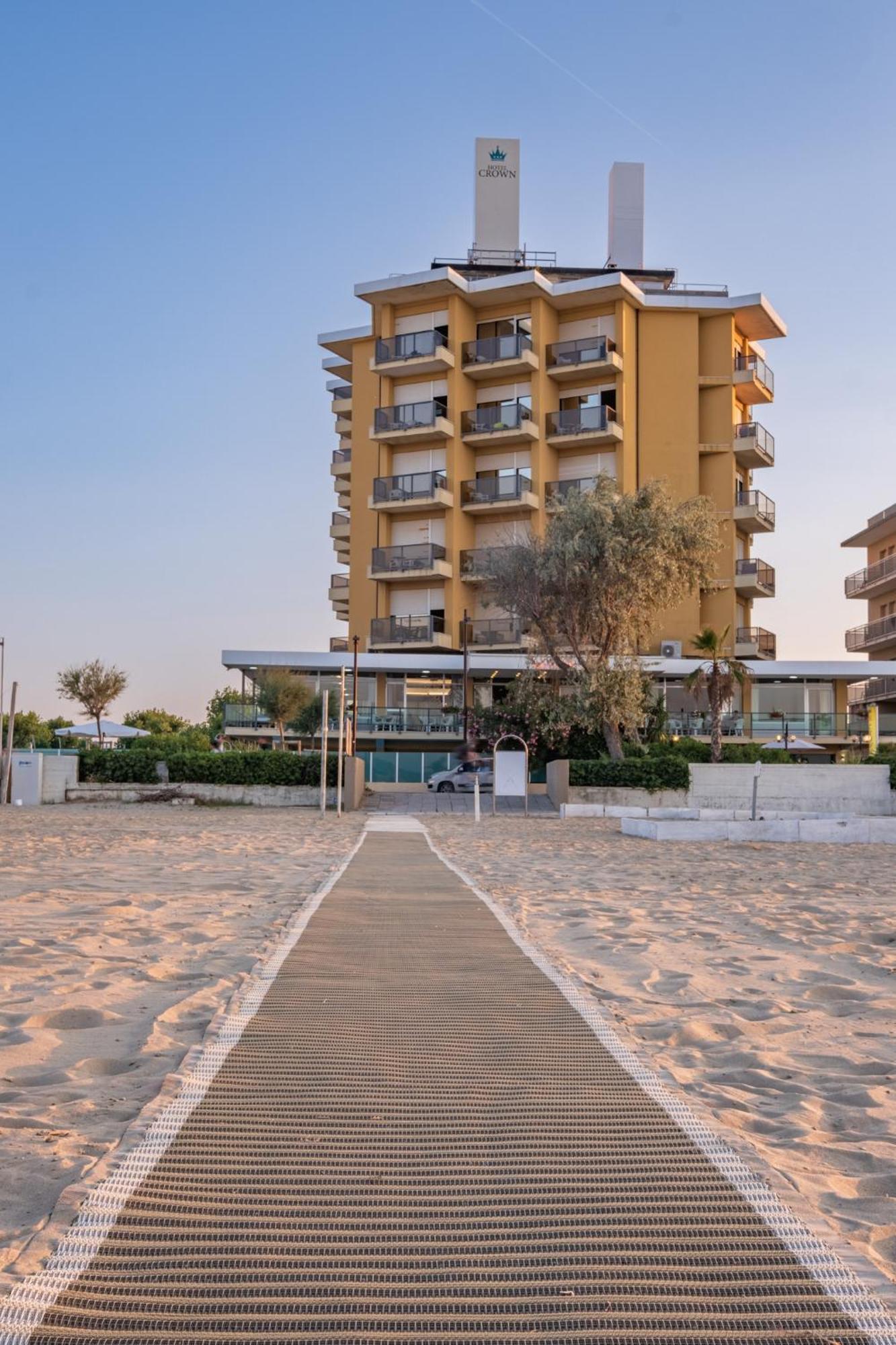 Hotel Crown Rimini Exteriör bild